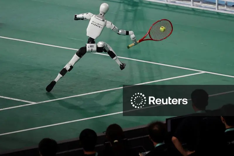 Foto: Reuters – Galbot-Humanoid beim Tennismatch mit einem Menschen